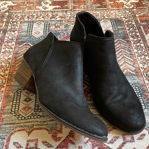 [Fergie] Black Booties